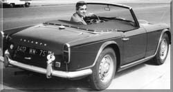 Au volant de sa Triumph TR4